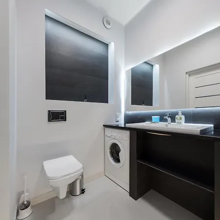 Riverside Harmony Chic By Bookinghost *